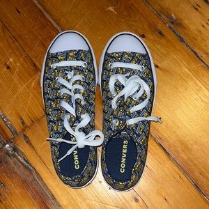 Kids size 3 converse sneakers, new